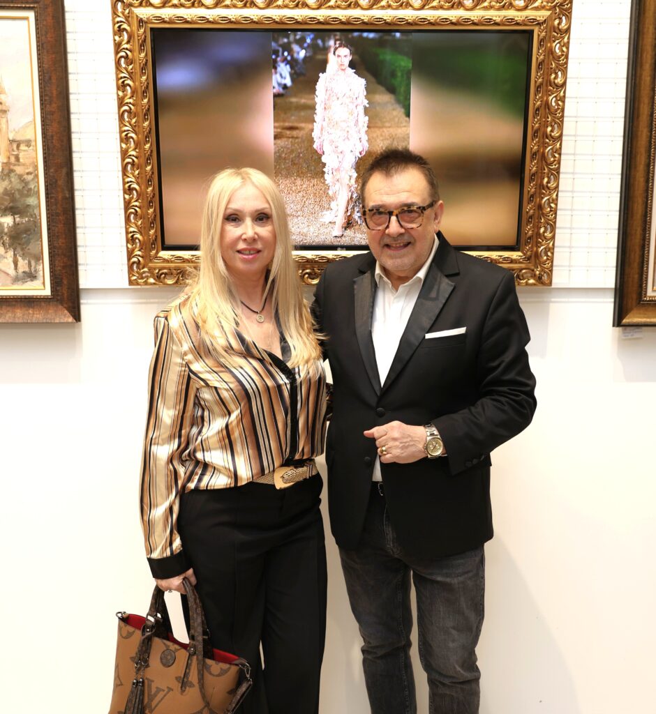 Проф. Любомир Стойков и Кристина Димитрова.
Фото: Академия за мода / Петър Станев