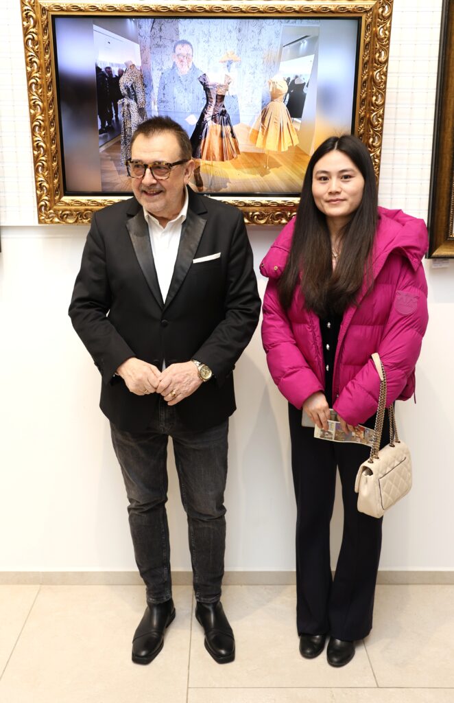 Проф. Любомир Стойков и Лъ Цин.
Фото: Академия за мода / Петър Станев