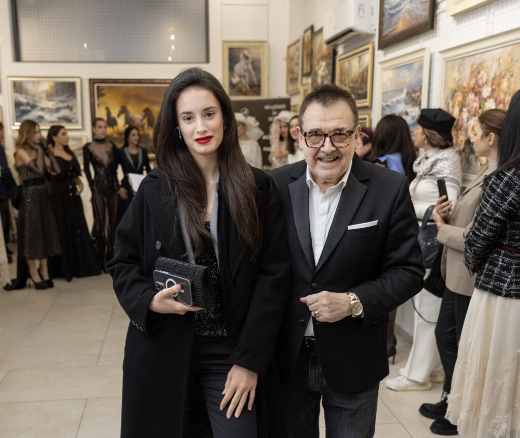 Проф. Любомир Стойков и Елена Тошева.
Фото: Академия за мода / Петър Станев