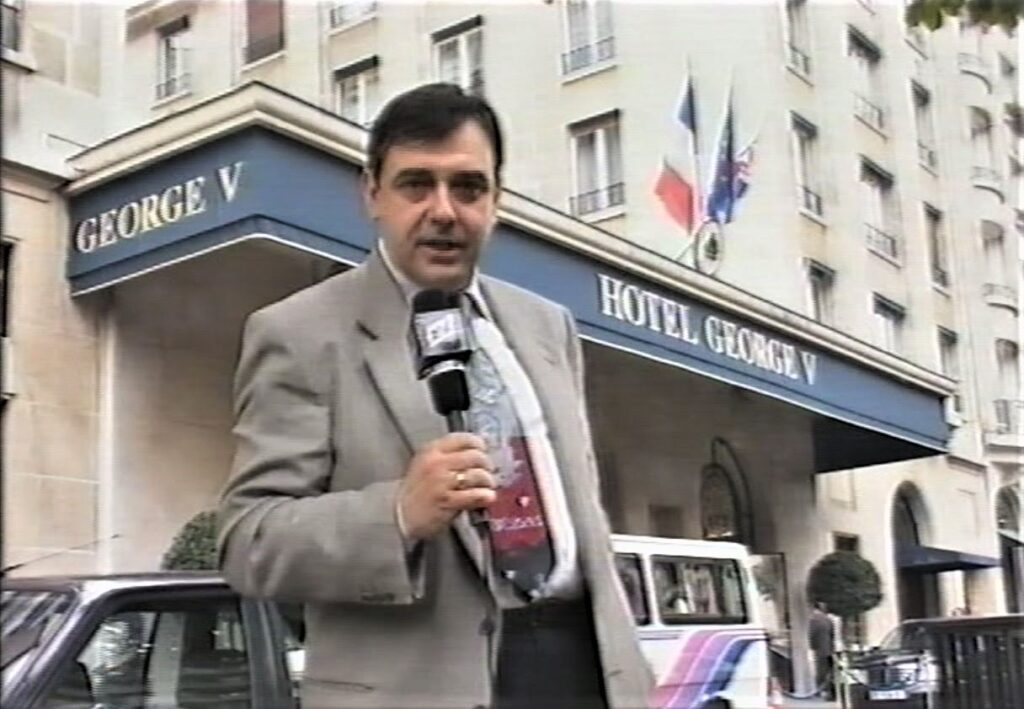 Любомир Стойков преди ревюто на Живанши в хотел „Жорж V“ – Париж, 1995 г.
Фото: Личен архив на Любомир Стойков