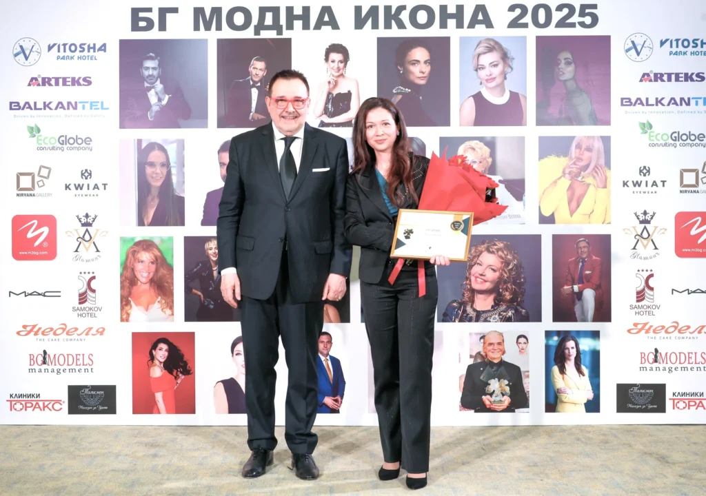 Проф. Любомир Стойков и Анита Иванова - репортер в „Труд news“, която получи специално отличие за качествена лайфстайл журналистика.
Фото: Академия за мода / Хайлайф