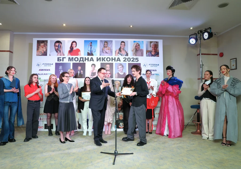 Димитър Аврамов – стипендиант на Академията за мода – социална мисия „Златна игла 2024”.
Фото: Академия за мода / Петър Станев