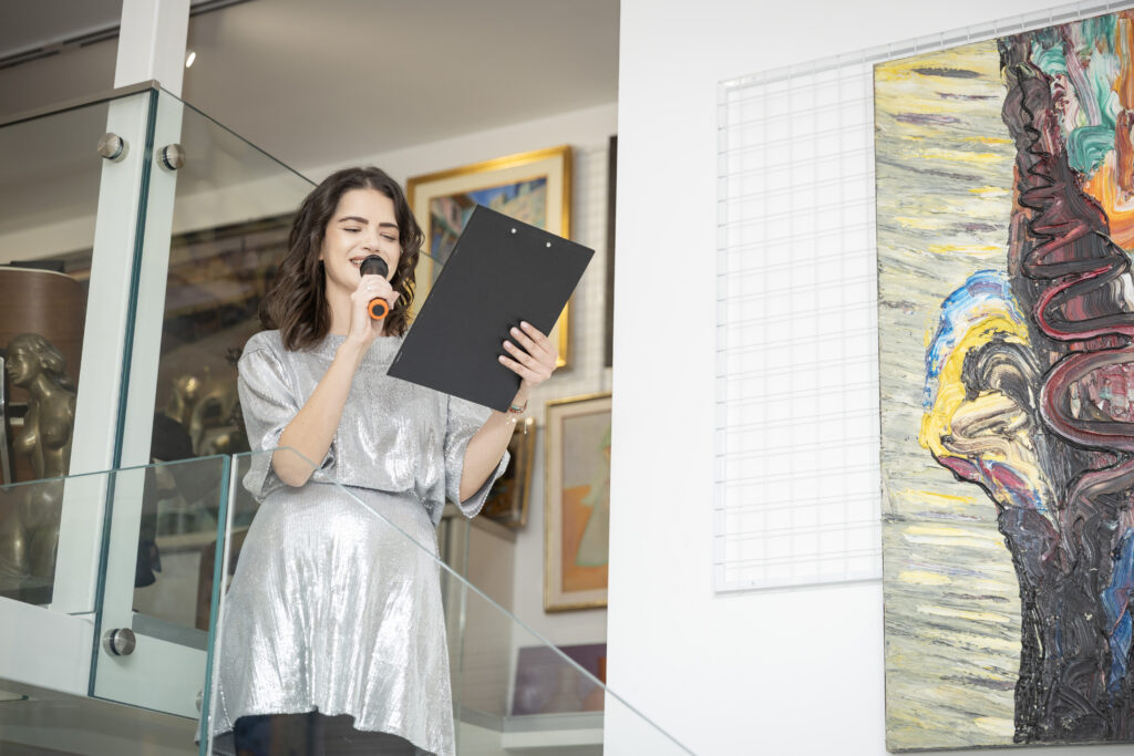 Водещата Елица Стойчева.
Фото: Академия за мода / Петър Станев