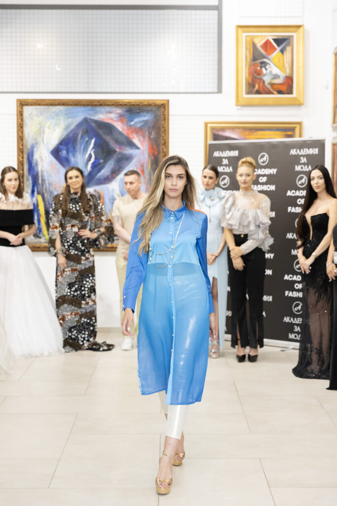 Камелия Димитрова в тоалет на Лиляна Петрова – Лулу.
Фото: Академия за мода / Петър Станев