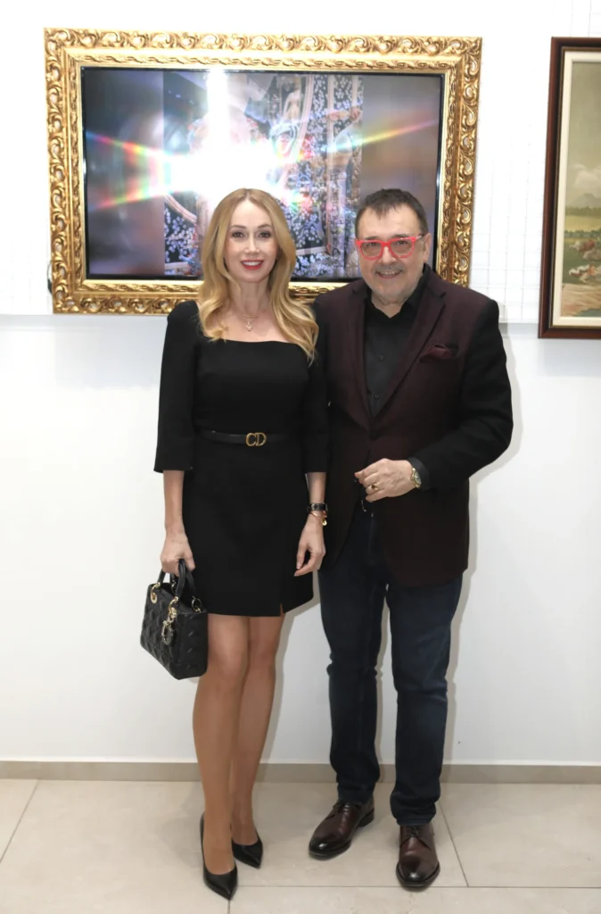 Елена Караколева и проф. Любомир Стойков.
Фото: Академия за мода / Петър Станев