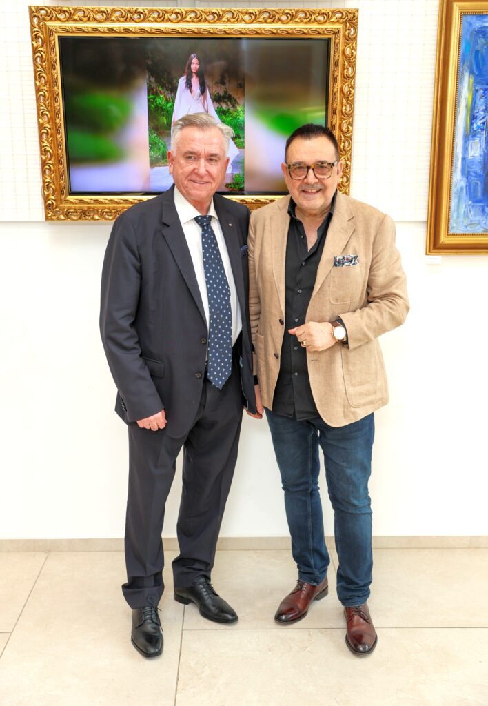 Аспарух Карастоянов и проф. Любомир Стойков.
Фото: Академия за мода / Петър Станев