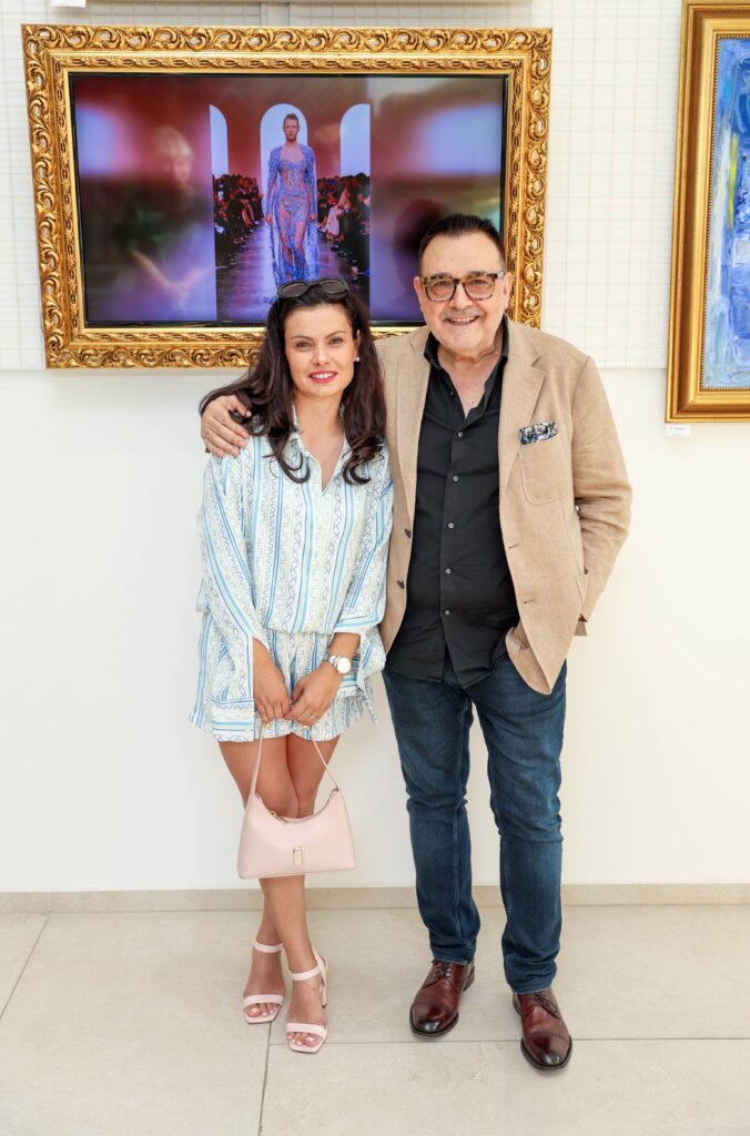 Александра Сотирова и проф. Любомир Стойков.
Фото: Академия за мода / Петър Станев