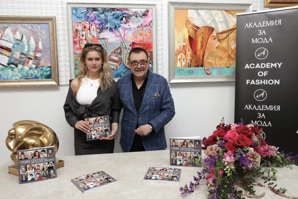 Проф. Любомир Стойков и Божидара Янакиева.
Фото: Академия за мода / Петър Станев