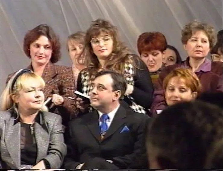 Годишни награди „Златна игла 1996“ на Академията за мода. София, НДК – 3 зала, 12 февруари 1997 г.
Фото: Архив на Академията за мода