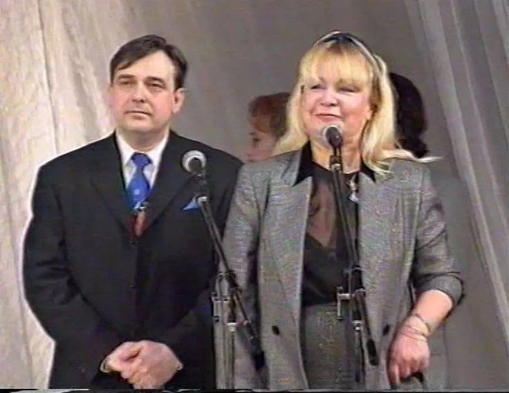 Годишни награди „Златна игла 1996“ на Академията за мода. София, НДК – 3 зала, 12 февруари 1997 г.
Фото: Архив на Академията за мода