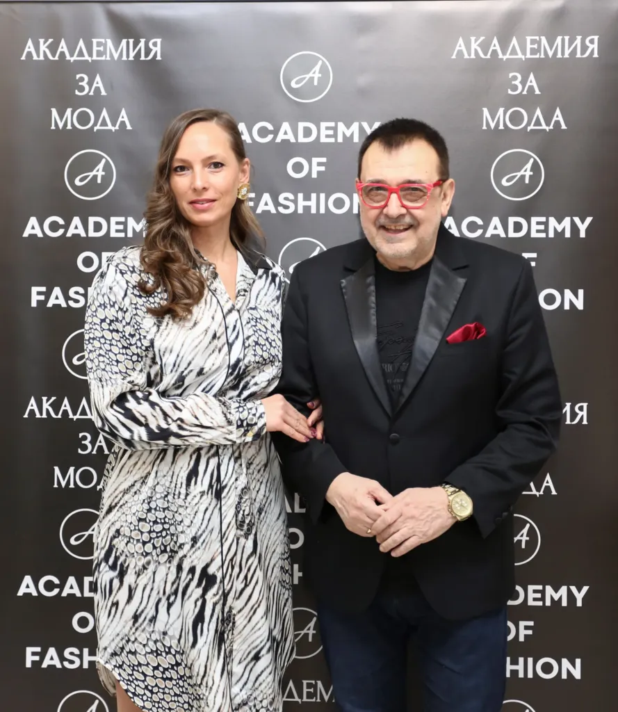 Проф. Любомир Стойков заедно с дизайнерката на модна къща Alegra Радостина Долапчиева. Фото: © Академия за мода / Петър Станев