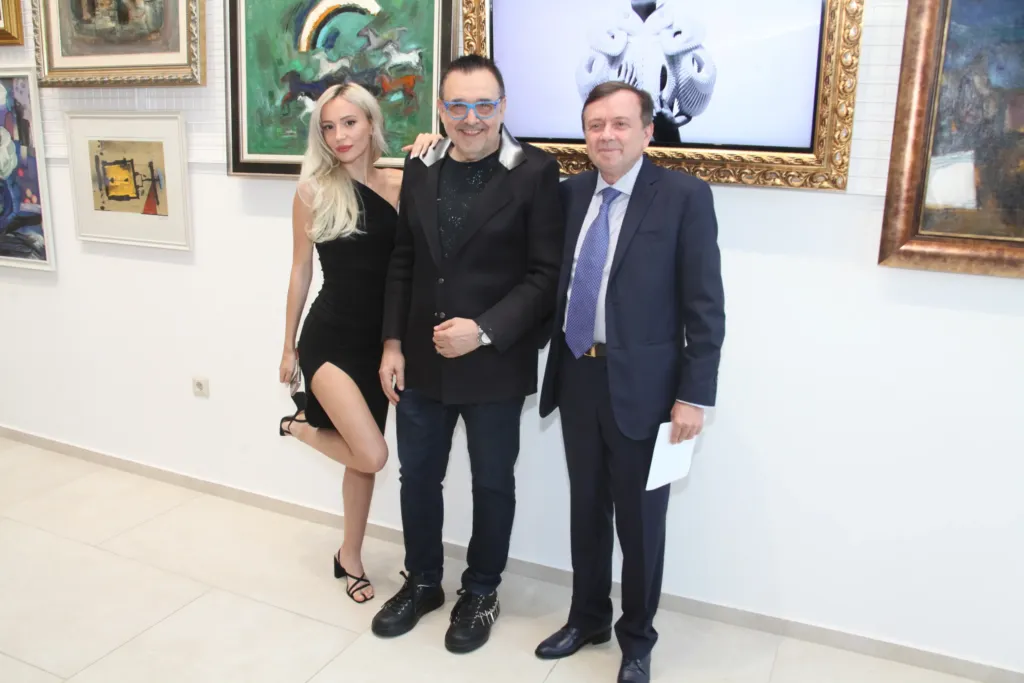 Любомир Стойков заедно с Марина Кискинова и г-н Христо Дурчев. Фото: © Академия за мода / Хайлайф