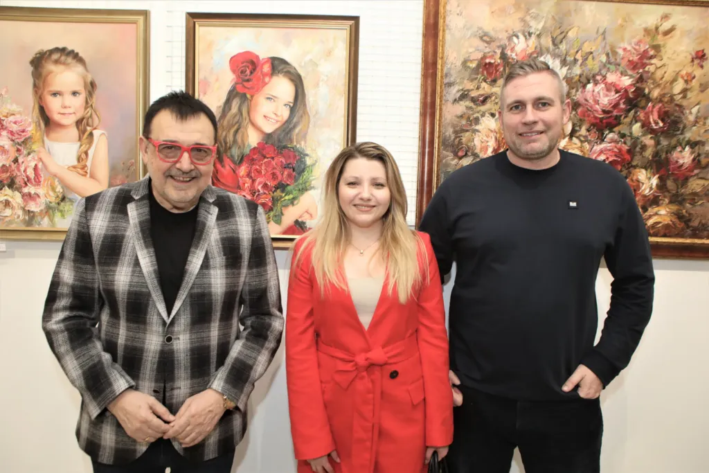 Проф. Любомир Стойков заедно с гл.ас. Мария Николова и Крейг Грифитс. Фото: © Академия за мода / Хайлайф