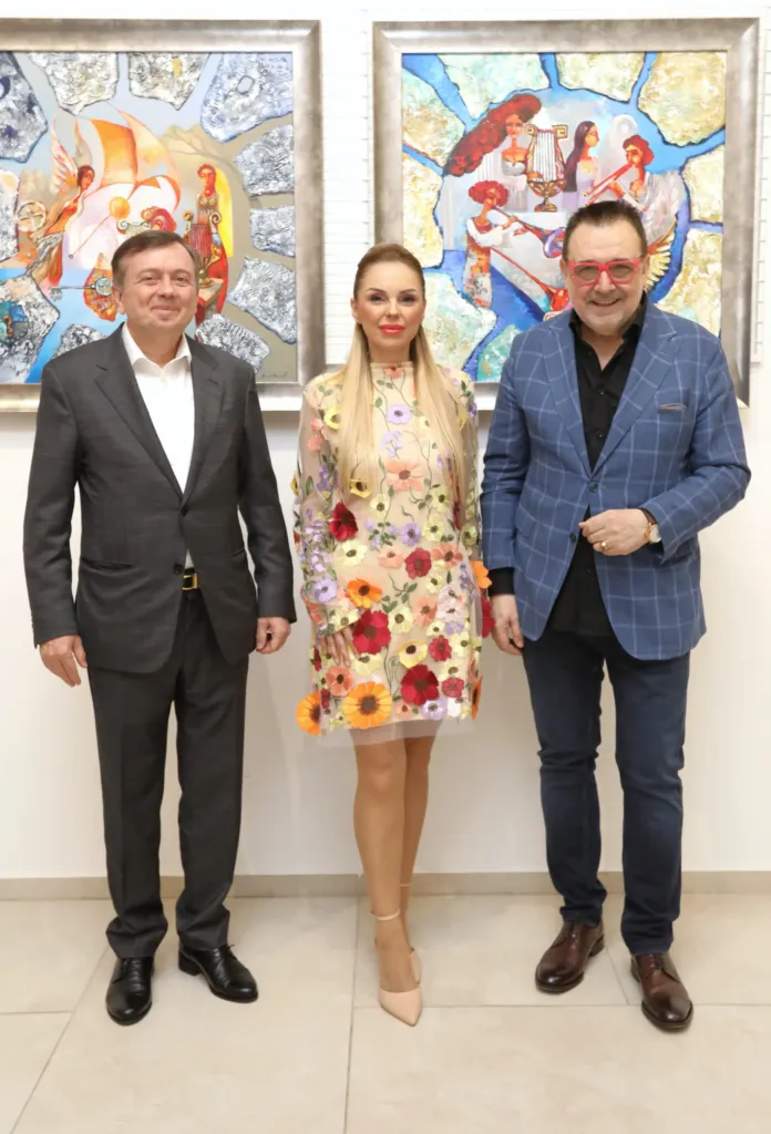 Проф. Любомир Стойков и Виктория Югова, облечена в Paloma Fashion. Фото: Академия за мода / Петър Станев