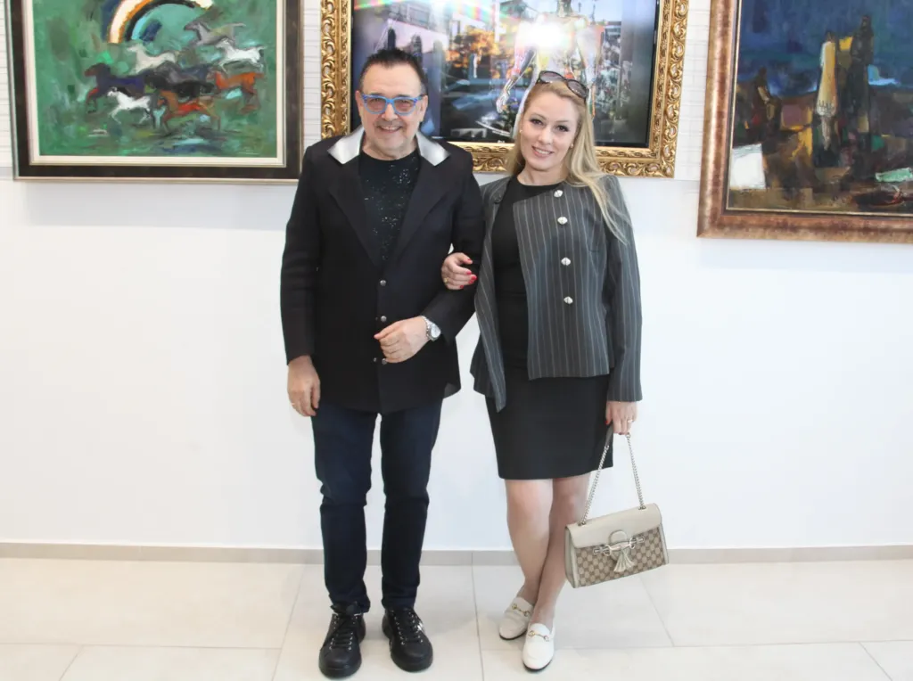 Проф. Любомир Стойков заедно с водещата Марина Кискинова. Фото: © Академия за мода / Хайлайф