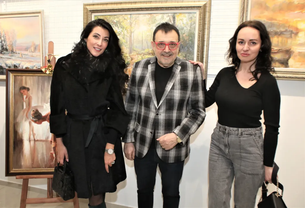 Проф. Любомир Стойков заедно с Христина Бобокова и Ирина Влади. Фото: © Академия за мода / Хайлайф