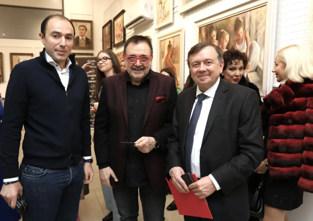 Проф. Любомир Стойков заедно с Панайотис Мурузидис и Христо Дурчев. Фото: © Академия за мода / Петър Станев