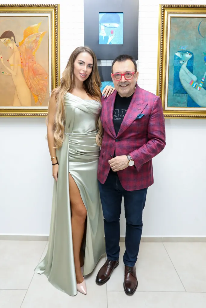 Проф. Любомир Стойков и Антоанета Боянова, облечена в тоалет на Alegra с дизайнер Радостина Долапчиева. Фото: © Алма комуникация / Петър Станев
